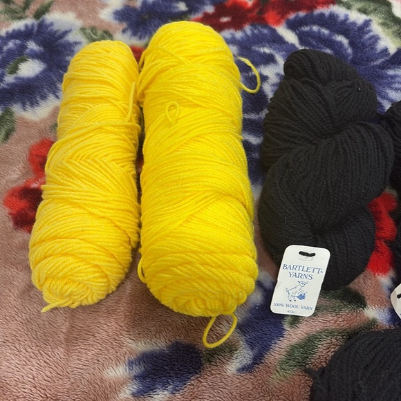 Bartlett Yarns 1 Skein Black 100% wool 2 Ply 210 Yards 4 Oz Made in Maine USA - Picture 5 of 6